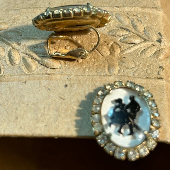 Vintage Square Dance Clip Earrings.                       1950’s - Picture 2 of 2